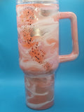 Tumbler à anse Rose Corail — Résine artisanale